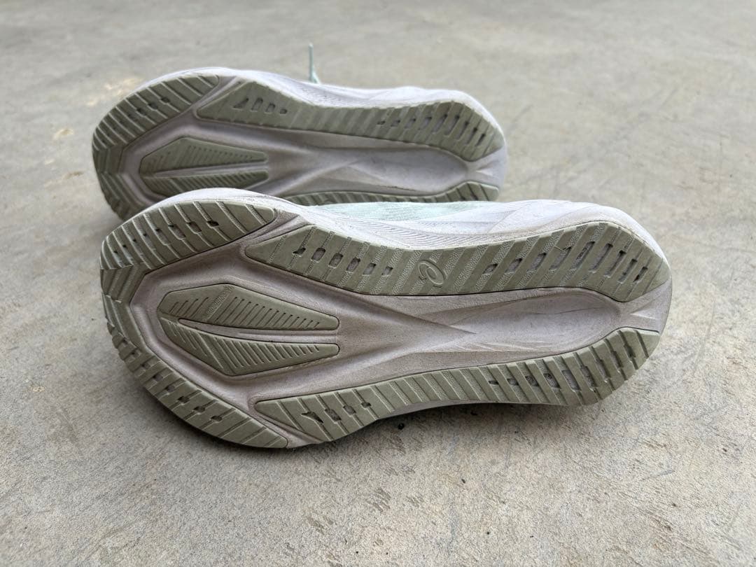 ウォーキング・ランニングウェア NOVABLAST5 23.5cm