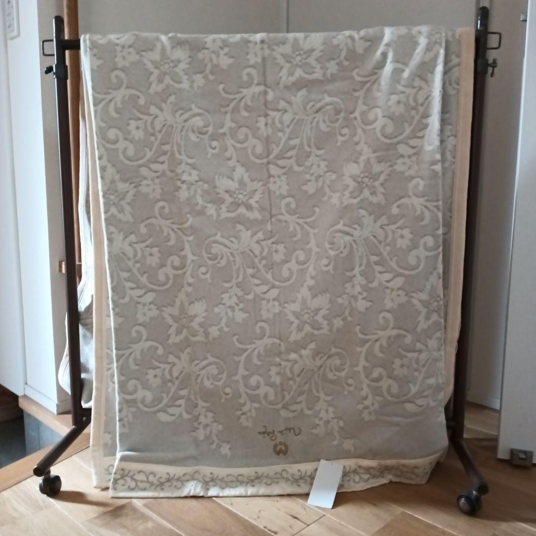 ももまま！ミラ・ショーン！ シルク毛布 140cm x 200cm