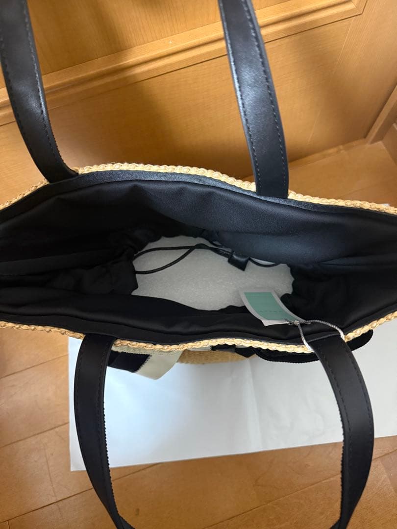 TOCCA リボン付きベージュと黒のかごトートバッグ