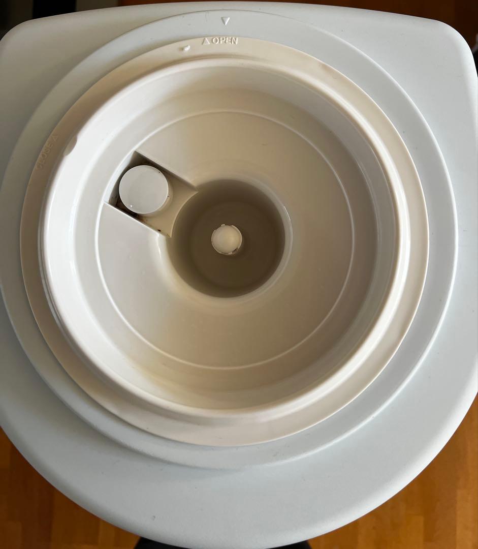 ウォーターサーバー B7A ホワイト 2022年製造