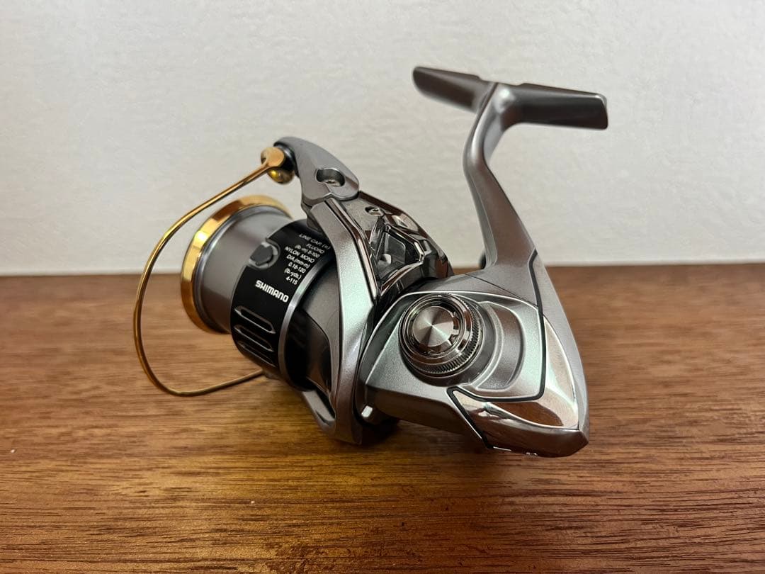 【超美品】シマノ 15 ツインパワー 2500HGS