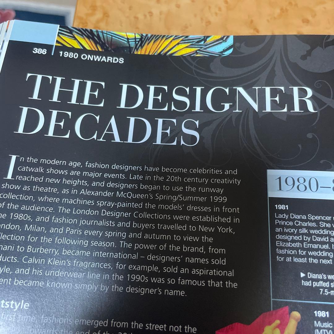 洋書　ファッション歴史THE ULTIMATE BOOK OF COSTUME