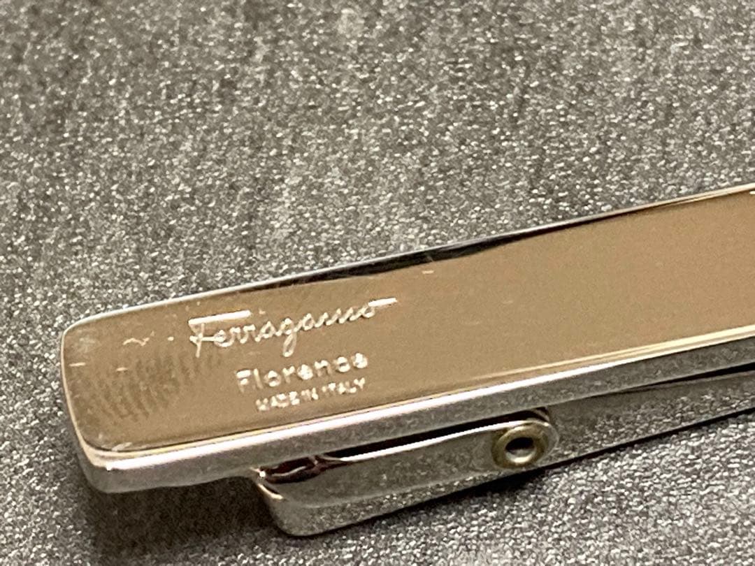 ☆送料込み☆ フェラガラモ シルバー色 ネクタイピン