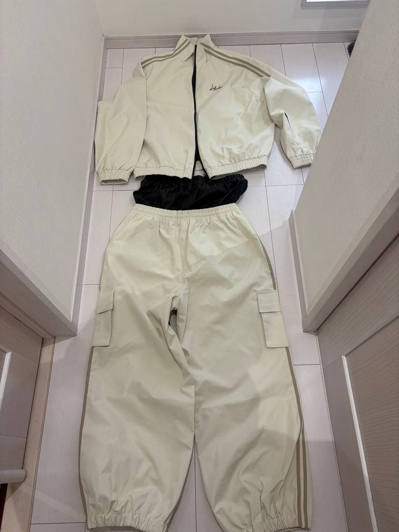 新品　libelice スノーウェア上下セット　タオテック　XL