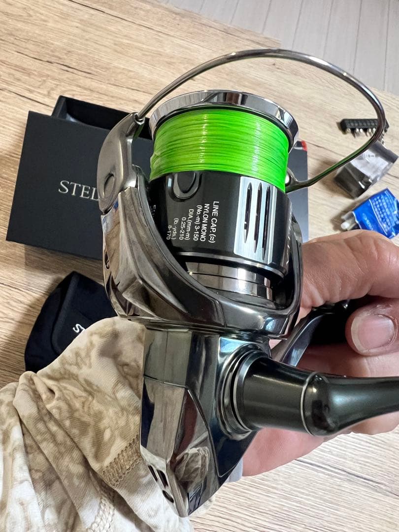 22ステラ C3000XG 釣行一回 極上品