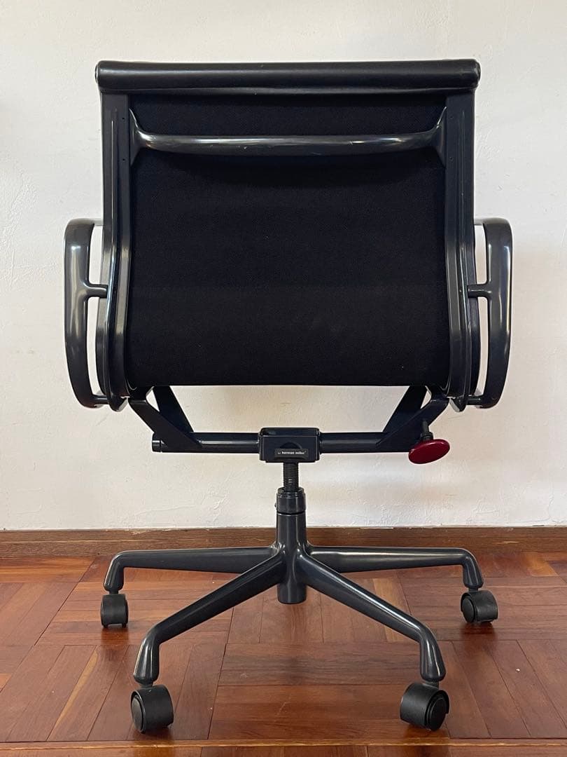ハーマンミラー イームズ ソフトパッド チェア ブラック
