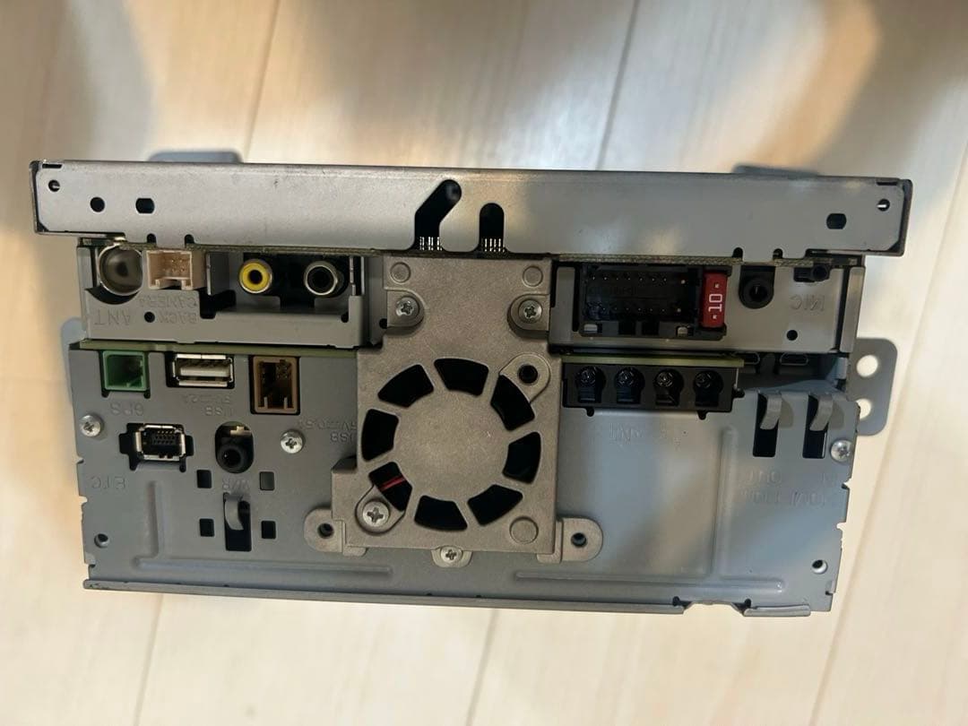 quasar. 美品カロッツェリア AVIC-RZ710 7インチナビ