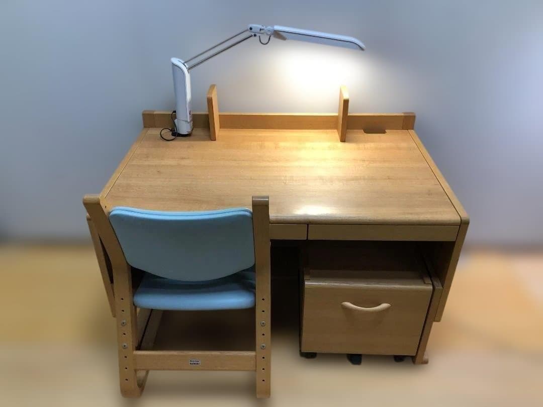 ピノ子(ᵔᴥᵔ)　③　椅子　送料無料 ベネッセ カリモク 51102