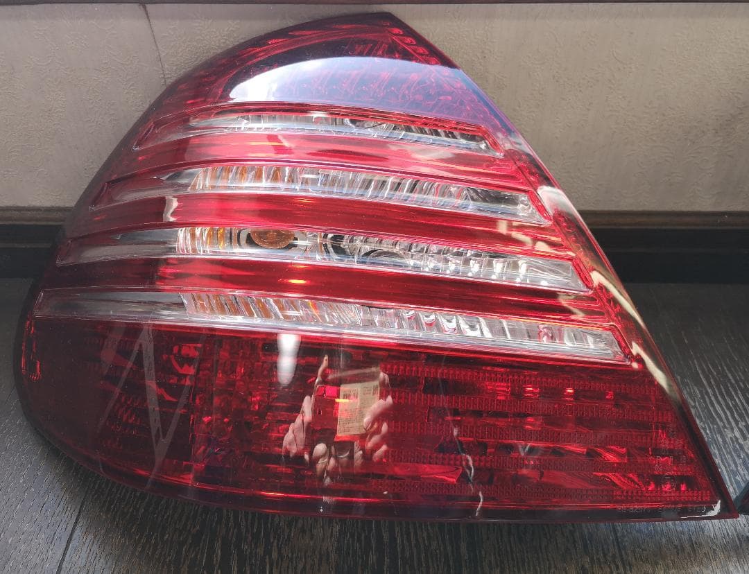 希望価格コメント欄へ　ベンツ　W211　Eクラスセダン　テールレンズASSY左右