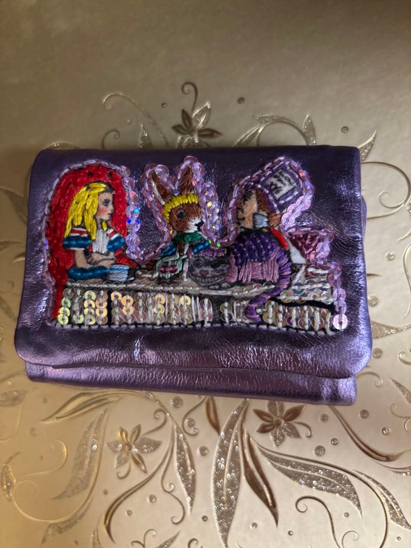 タマオワールド　不思議の国のアリス　三つ折り財布　ミニ財布　未使用　ディズニー