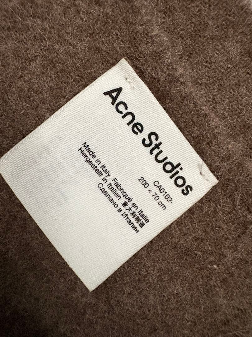 12/26まで。Acne Studios ブラウン マフラー