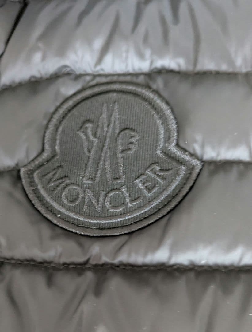 大人気　モンクレール　ブラック ダウンベスト TG 1　ダウンジャケット