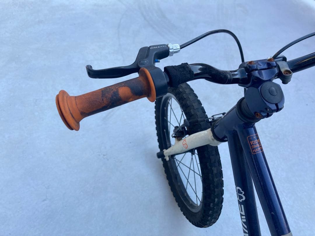 ヨツバサイクル　18インチ　キャプテンネイビー　【おまけ付き】