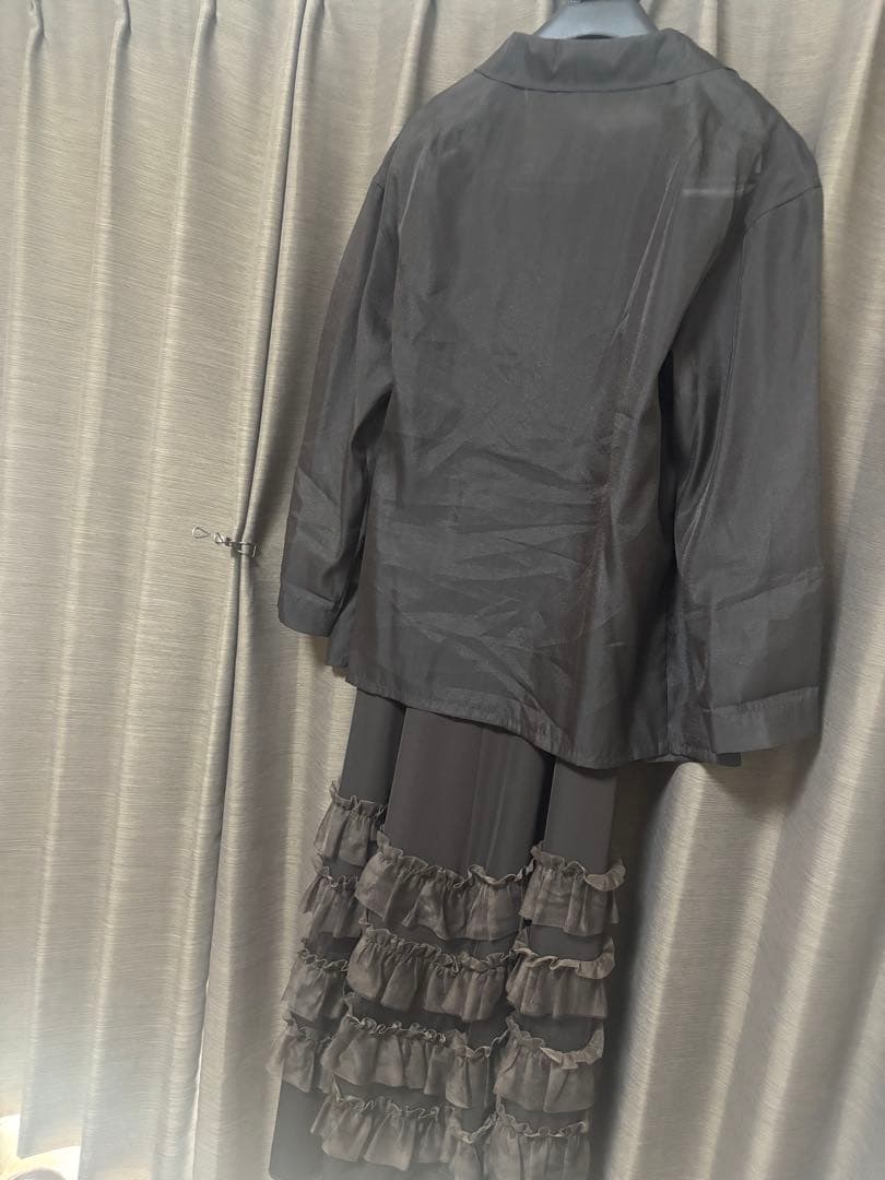 kana 結婚式　ドレス　ブラウン　パーティドレス フリル付き