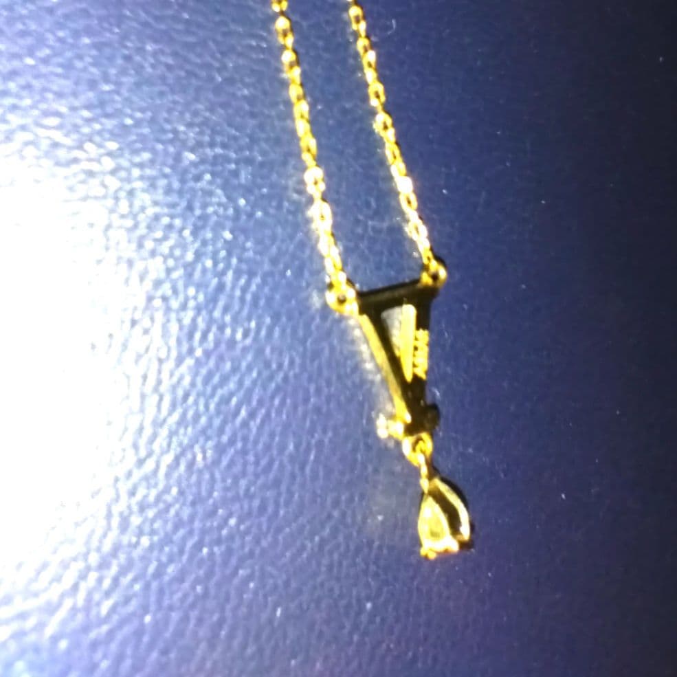 AHKAH　トライアングルトップ石付ネックレス　k18