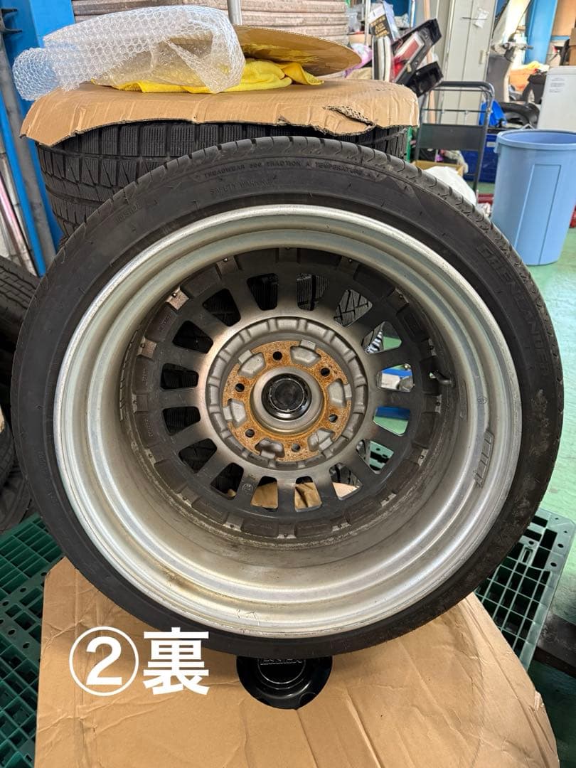 エセックス　19インチ　ハイエース等　139.7 6穴　9J +25 4本通し