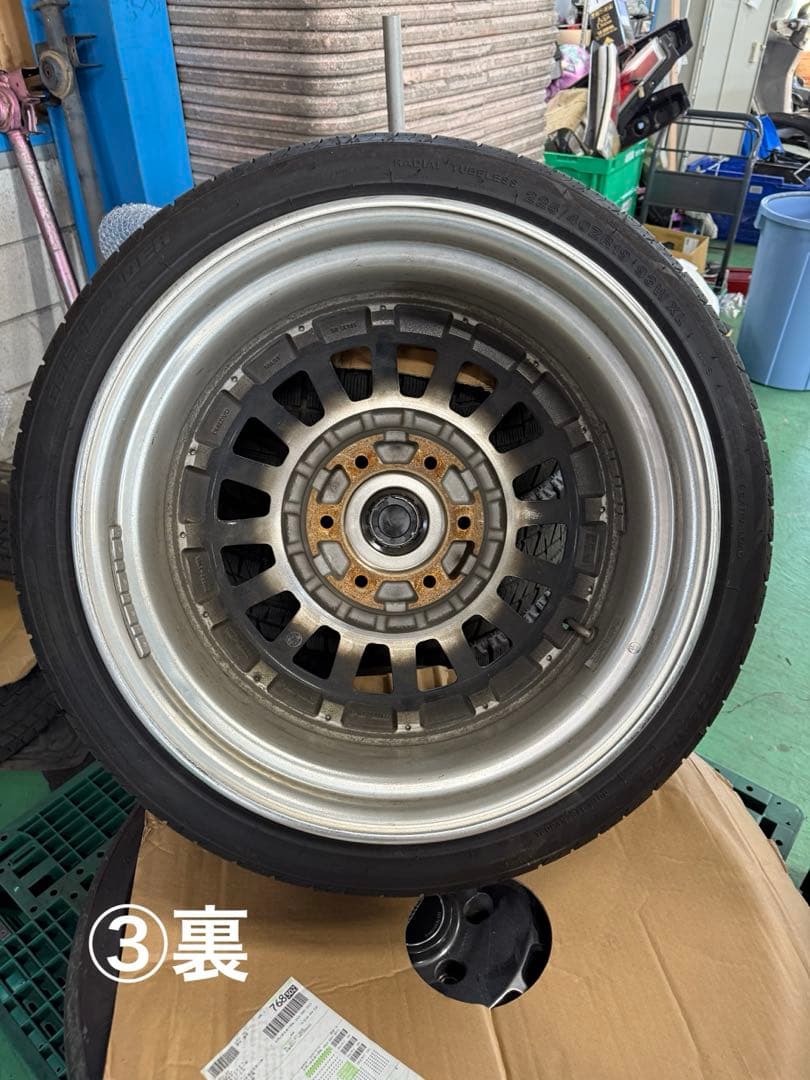 エセックス　19インチ　ハイエース等　139.7 6穴　9J +25 4本通し