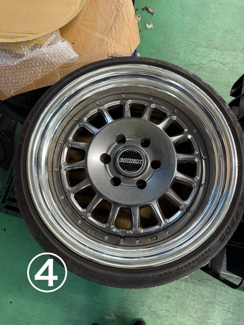エセックス　19インチ　ハイエース等　139.7 6穴　9J +25 4本通し