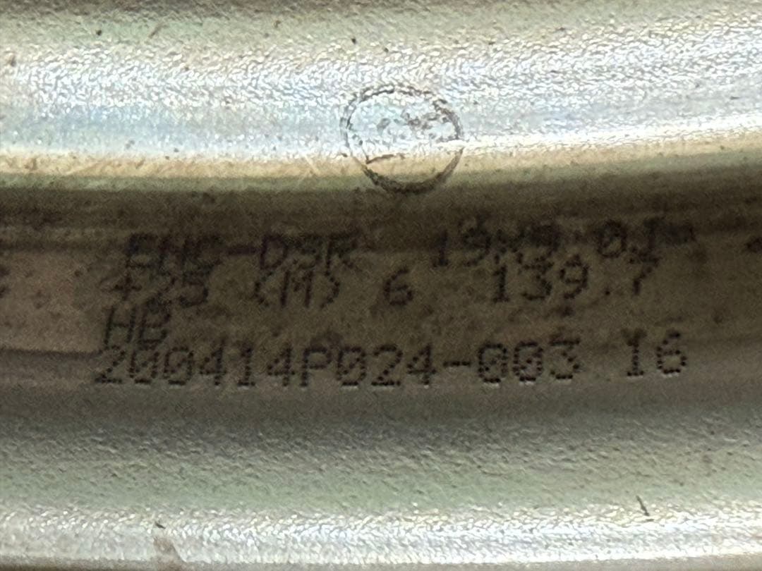 エセックス　19インチ　ハイエース等　139.7 6穴　9J +25 4本通し