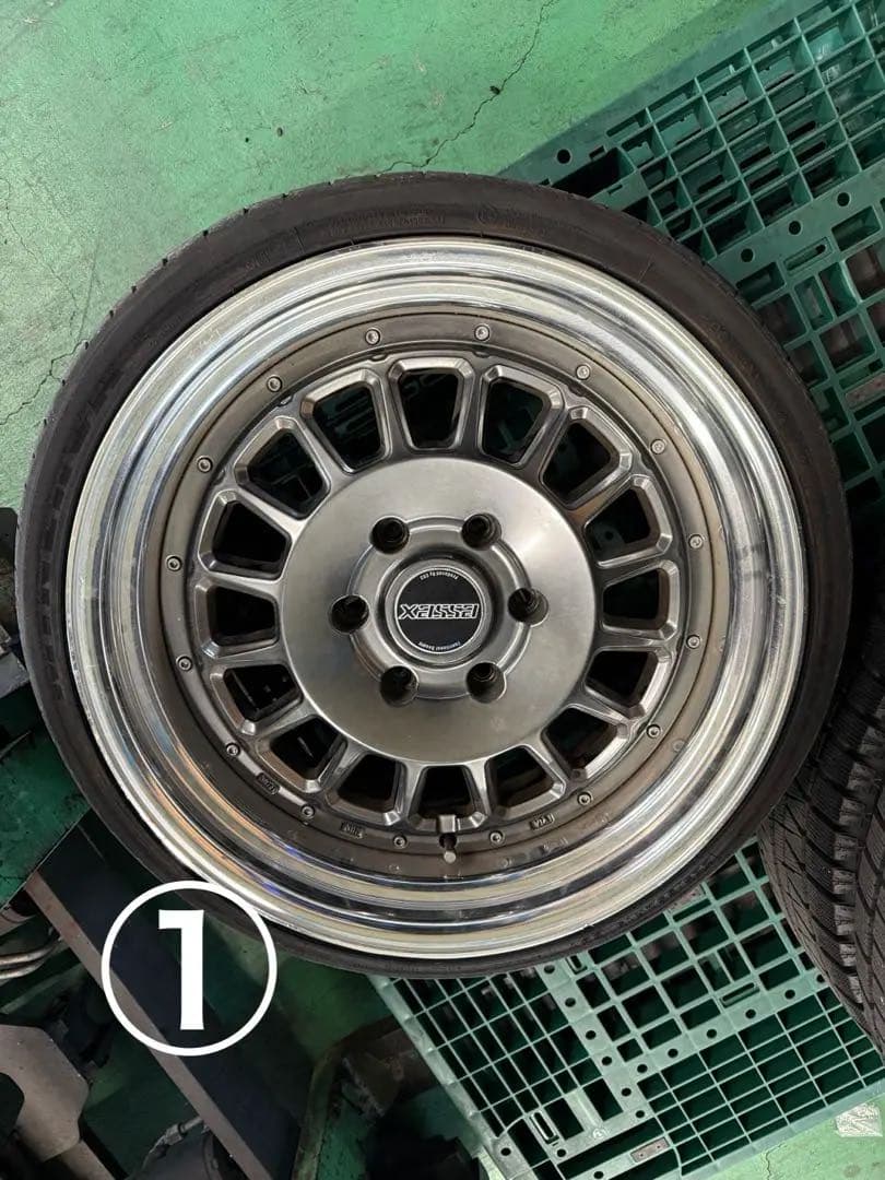 エセックス　19インチ　ハイエース等　139.7 6穴　9J +25 4本通し