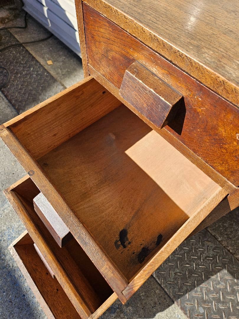日本のアンティーク 木製の抽斗 四段 チェスト 小引き出し 道具箱 箪笥 収納