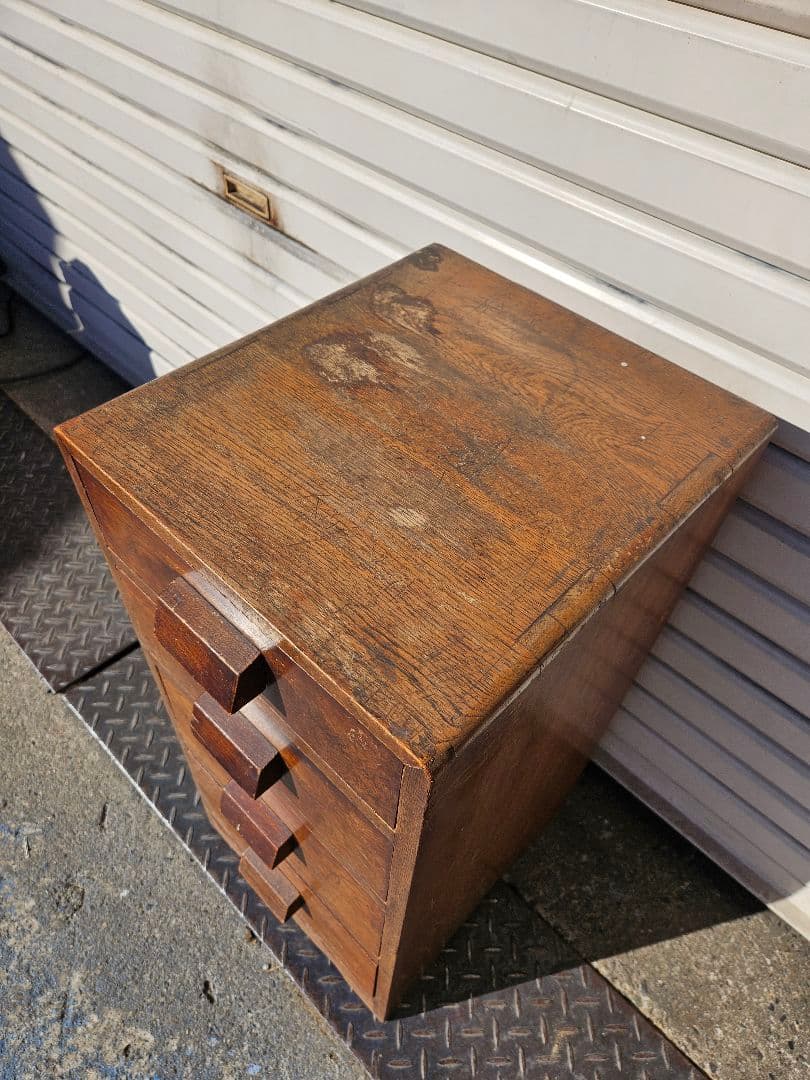 日本のアンティーク 木製の抽斗 四段 チェスト 小引き出し 道具箱 箪笥 収納