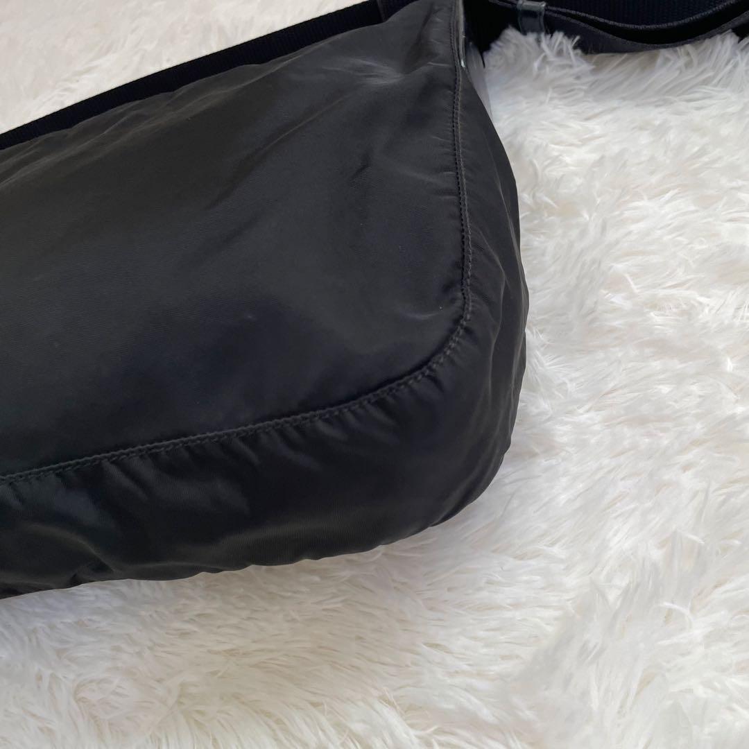 美品 PRADA ショルダーバッグ ナイロン レザー ブラック 三角ロゴプレート