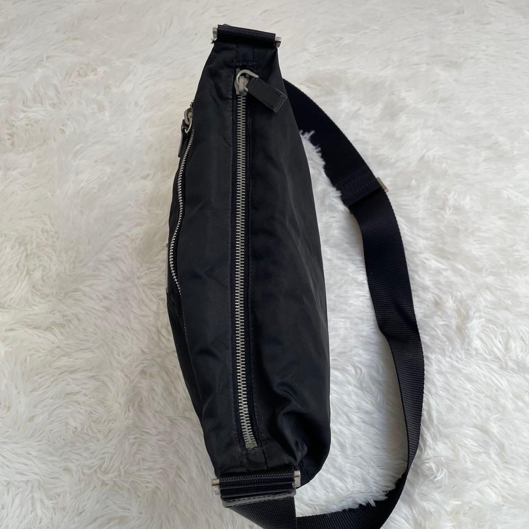 美品 PRADA ショルダーバッグ ナイロン レザー ブラック 三角ロゴプレート