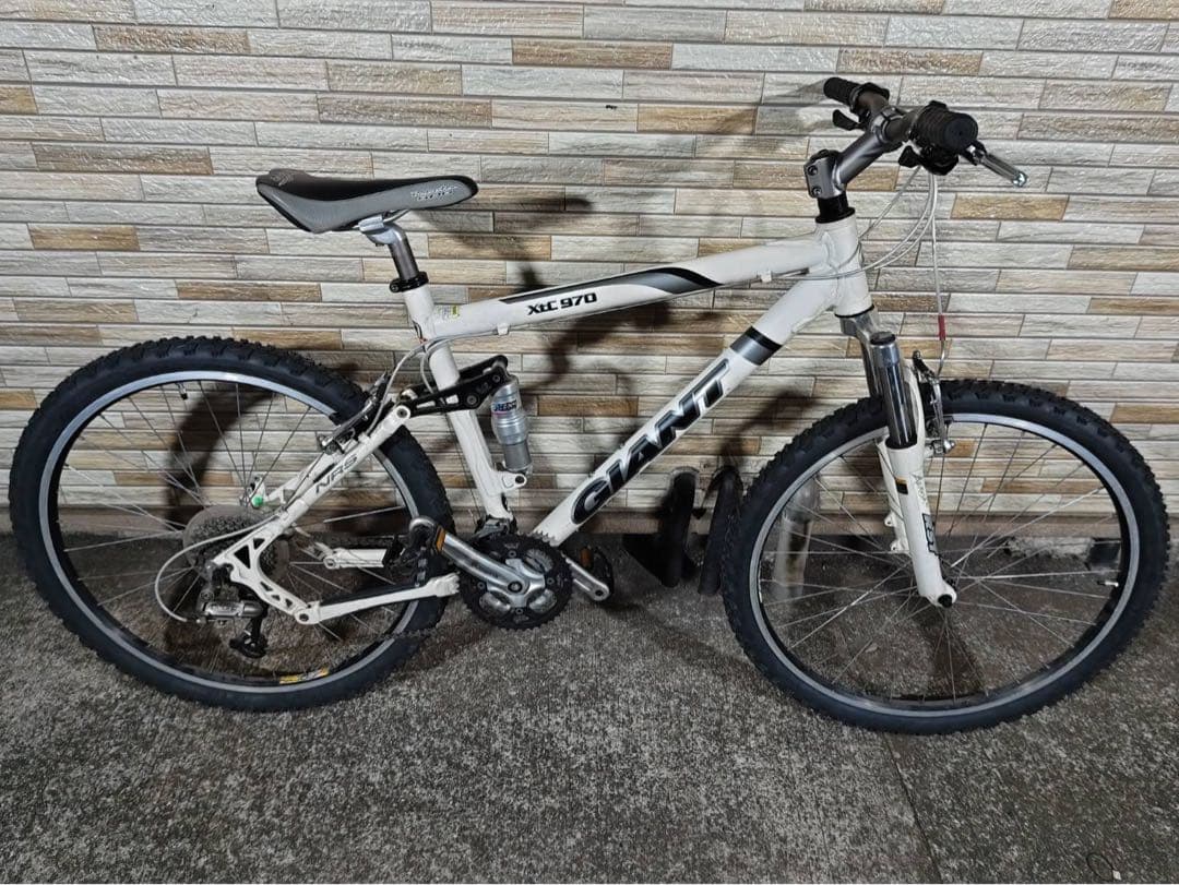 morfine 引取限定 中古 ジャイアント MTB 3×9段変速