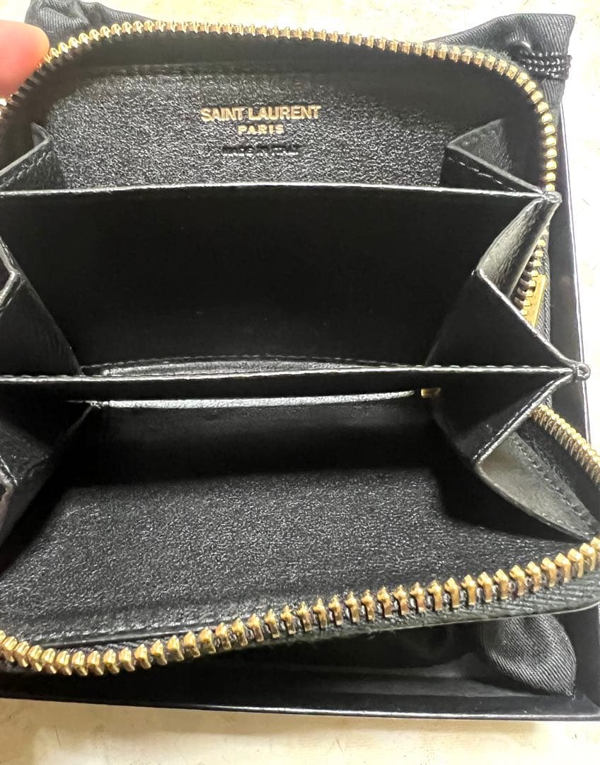 浜蘭です。 サンローランパリ ケース 607765