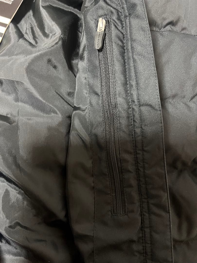 adidas ブラック ベンチコート ストライプ