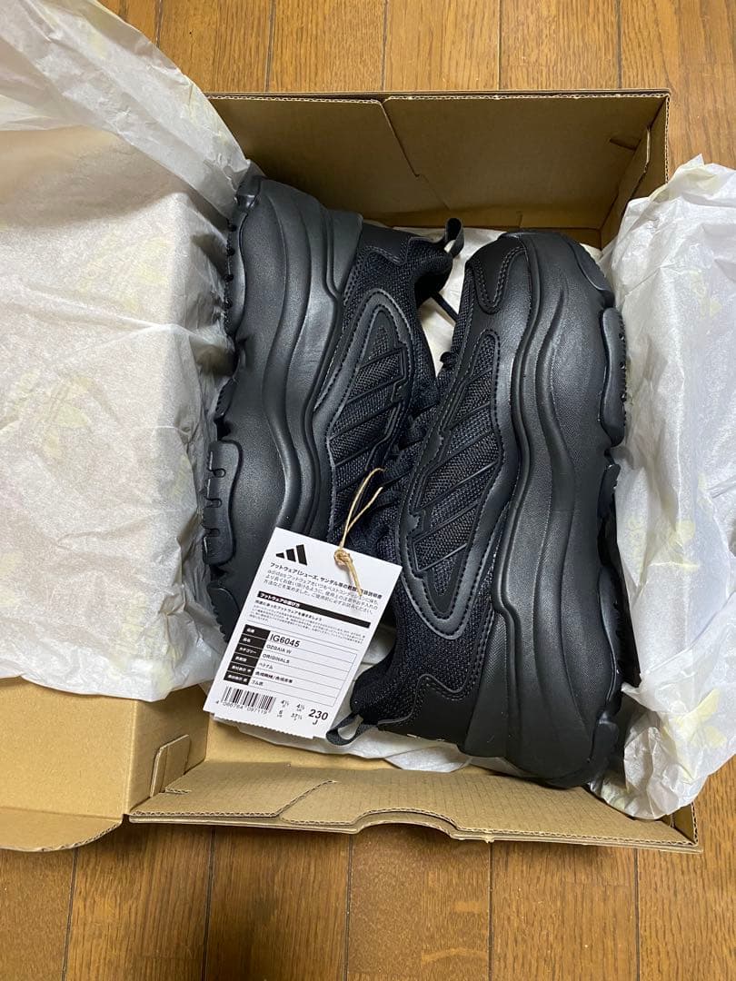 【完売品】adidas OZGAIA 23.0cm 新品未使用