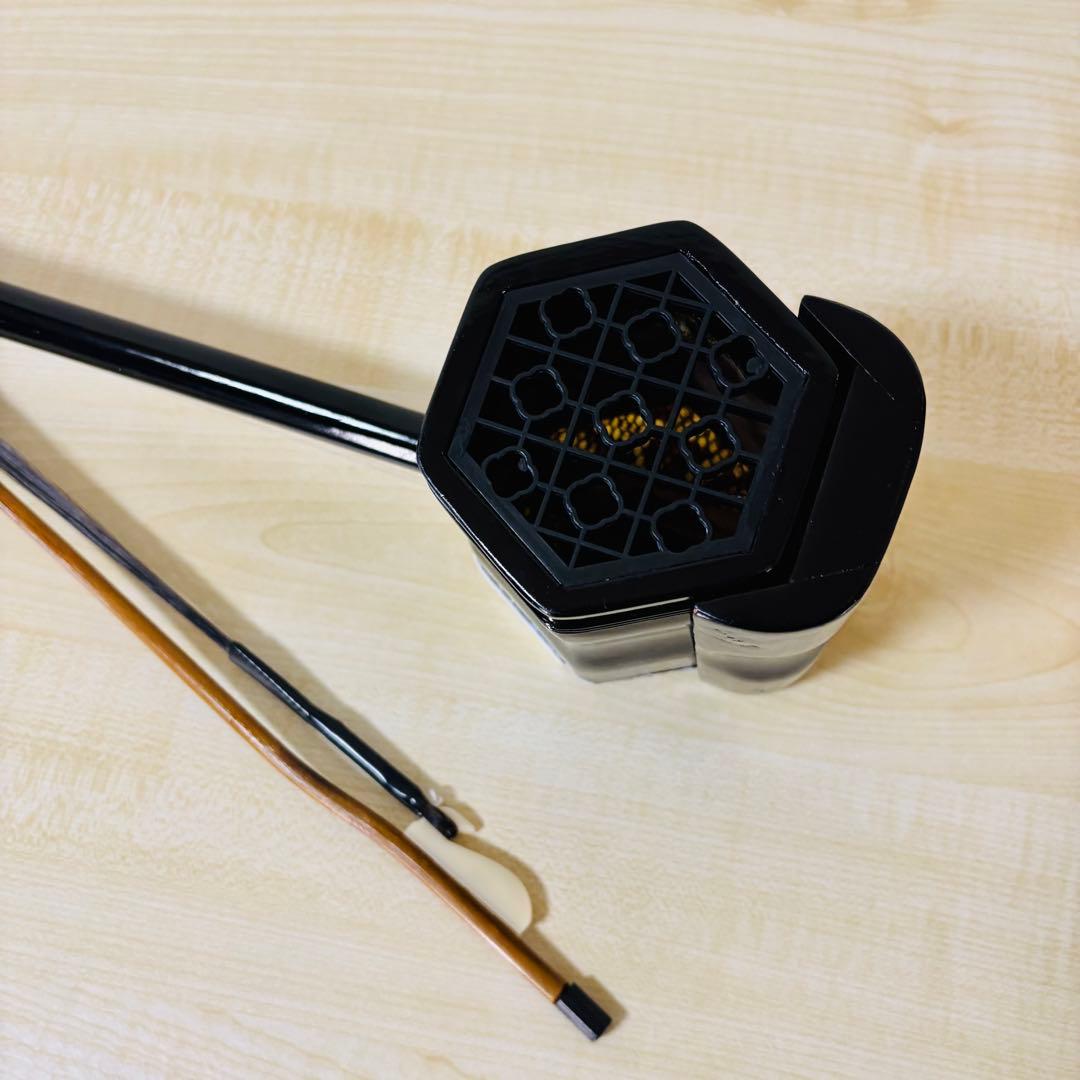 【希少品】　二胡　蟒皮色木二胡　弦楽器　へビ皮　送料込み　ケース付き