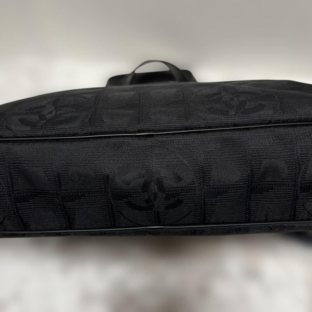CHANEL ニュートラベルライン ビジネスバッグ
