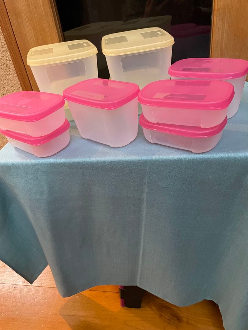 プラスチック製保存容器10個セット（ピンク・クリーム）