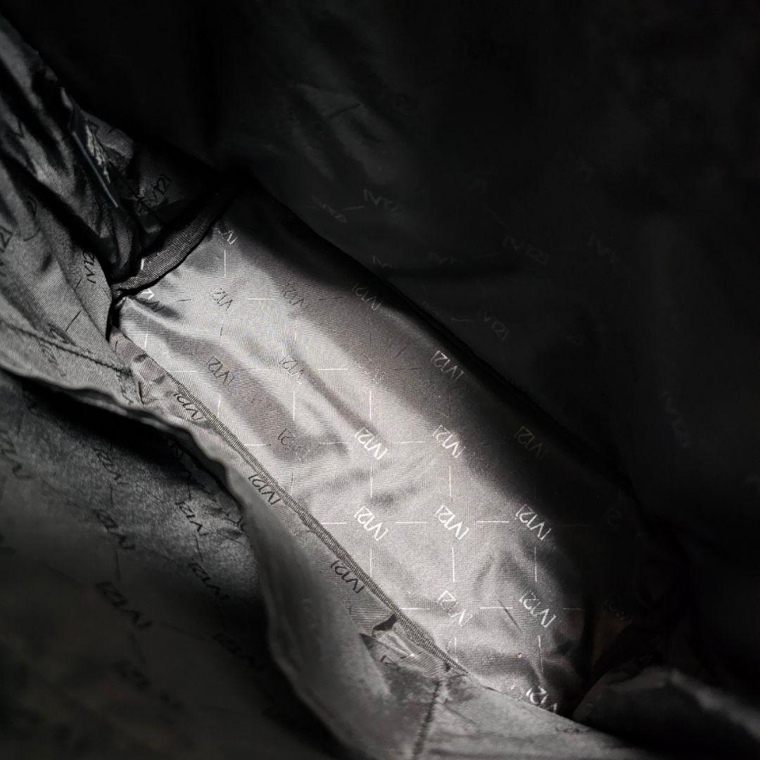 【V12】人気PVCレザー カモフラ柄×ロゴプレート カートバッグ 黒