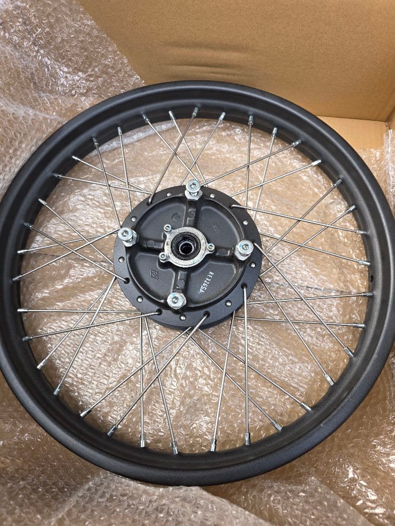 2/8本日限定値下　ハンターカブja65　フロントホイール