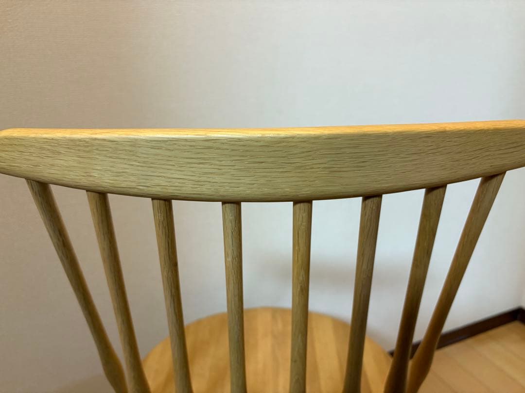 ゆりゆりカリモク家具　ダイニングチェア