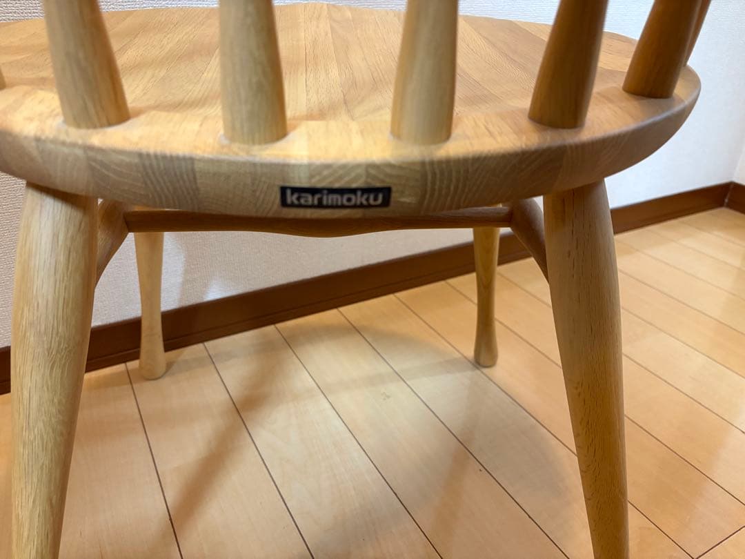 ゆりゆりカリモク家具　ダイニングチェア