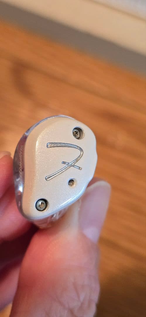 Fender FXA9 white ハイエンド有線イヤホン