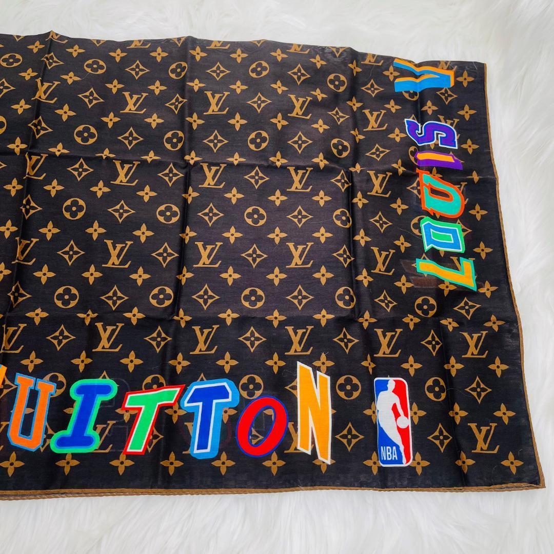 入手困難未使用級✨ルイヴィトン　モノグラム 　ロゴ　スカーフ　巾着　NBAコラボ