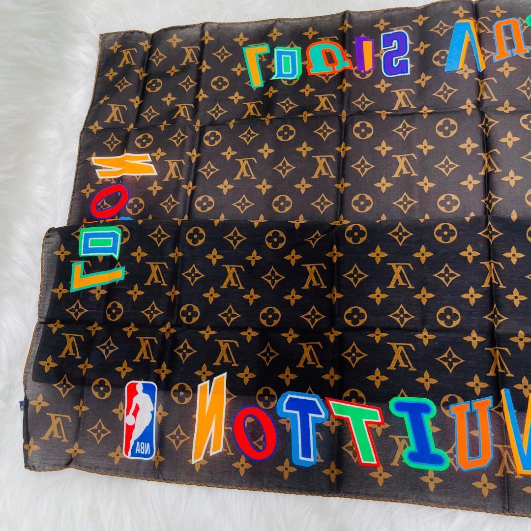 入手困難未使用級✨ルイヴィトン　モノグラム 　ロゴ　スカーフ　巾着　NBAコラボ