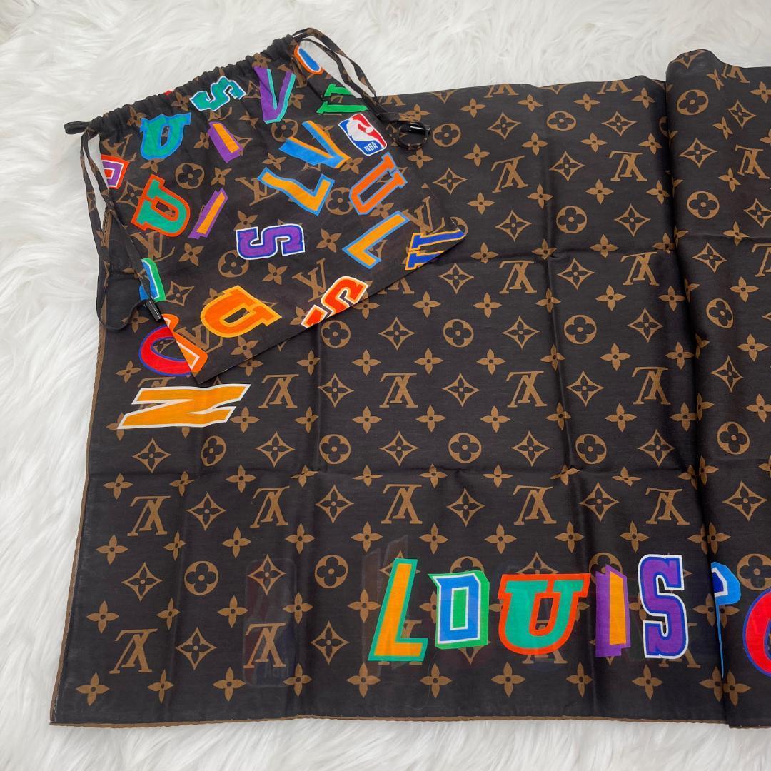 入手困難未使用級✨ルイヴィトン　モノグラム 　ロゴ　スカーフ　巾着　NBAコラボ