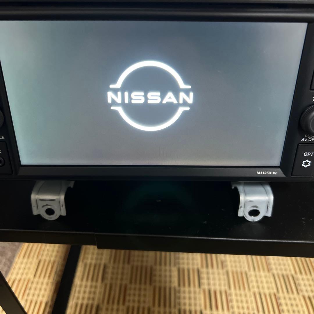美品！MJ123D-W 2025年製 日産純正ケンウッドB8260-7998Q