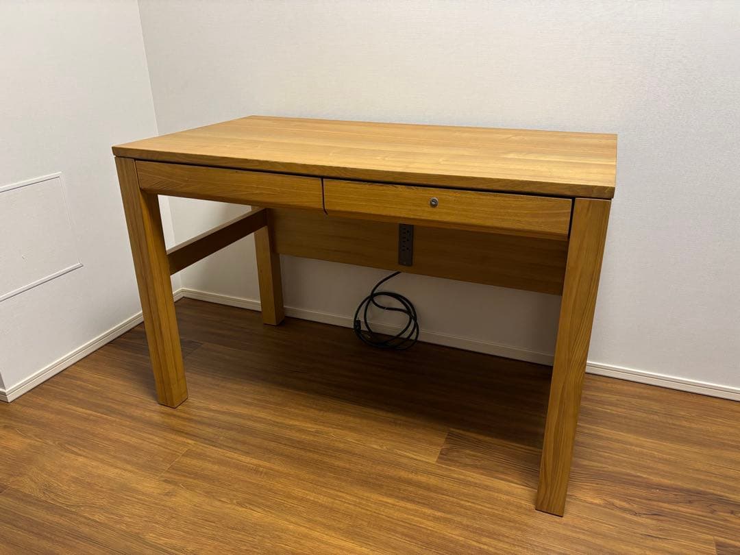 タモ材天然杢 シンプルなデスク