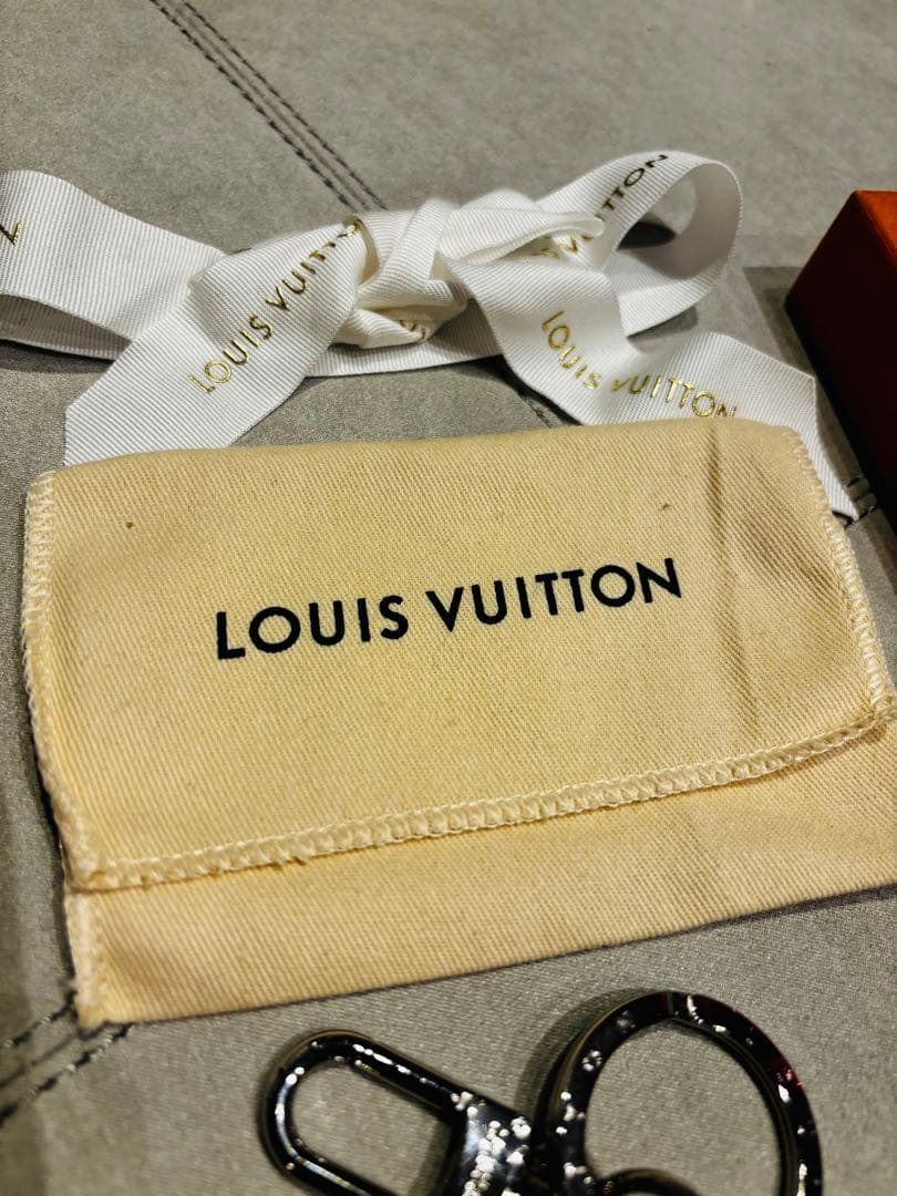 Louis Vuitton レザーキーケース アンシャッペ ダミエ グラフィット