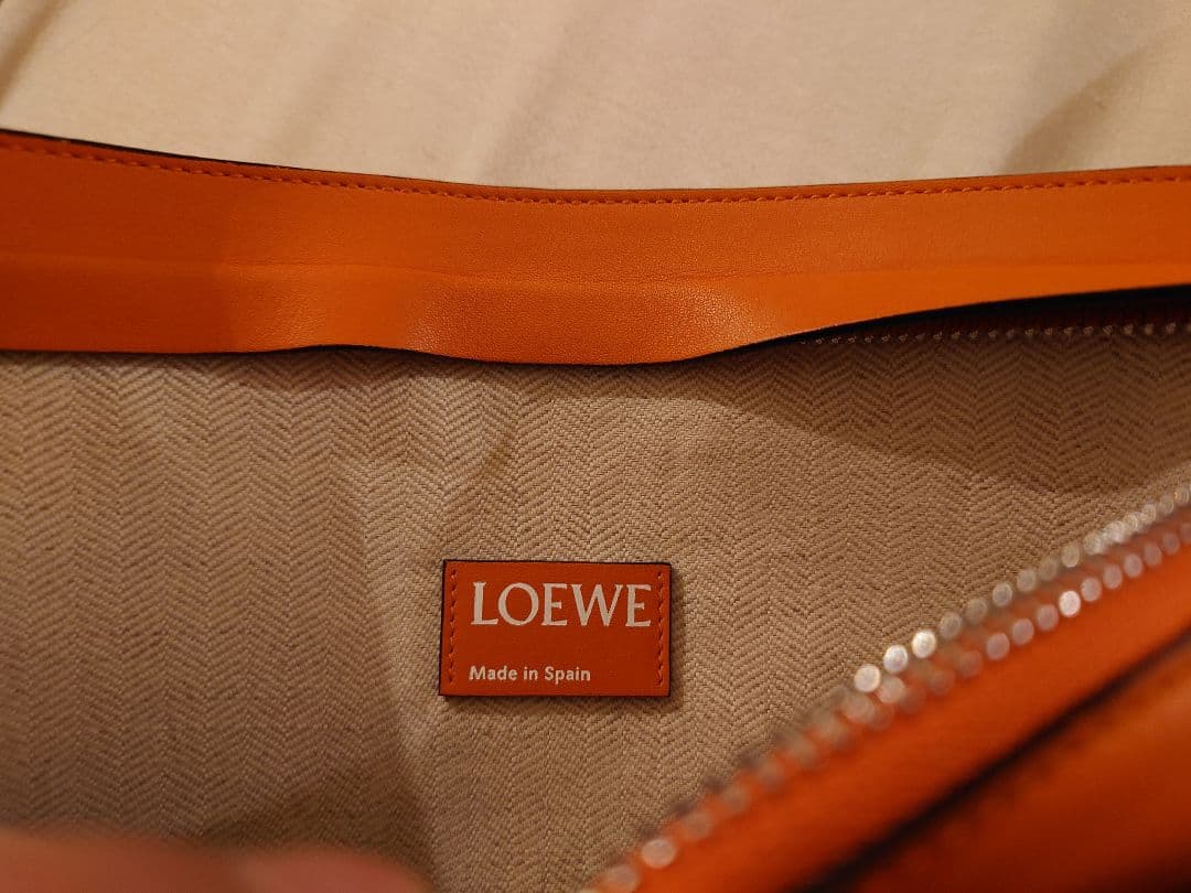LOEWEロエベ　オレンジ　T POUCH Tポーチ　クラッチバッグ