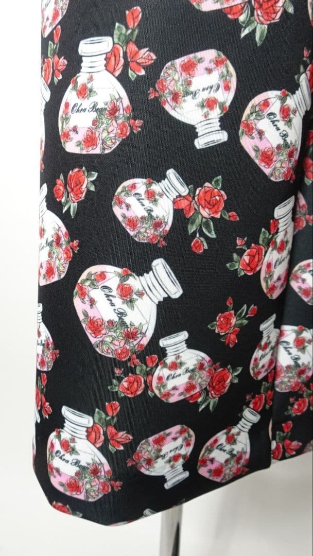 【新品】スーパービューティー香水瓶プリントノースリーブワンピース44