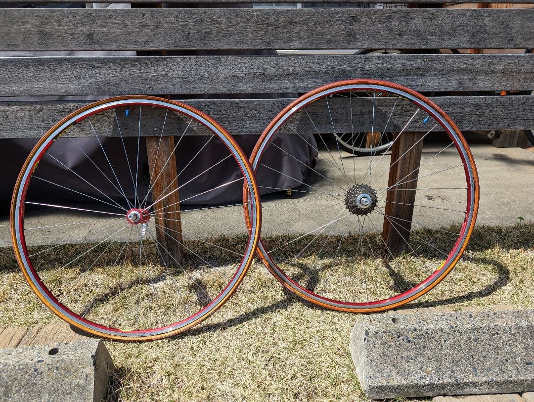 VIGORE フルオーダーロードバイク　練習用ホイール+マビックヘリウム