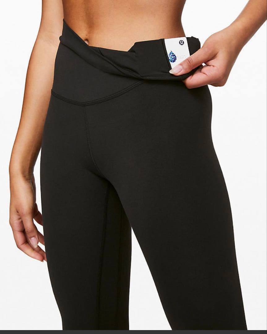 ルルレモン　新品未使用　ブラック ハイウエストレギンス サイズ4